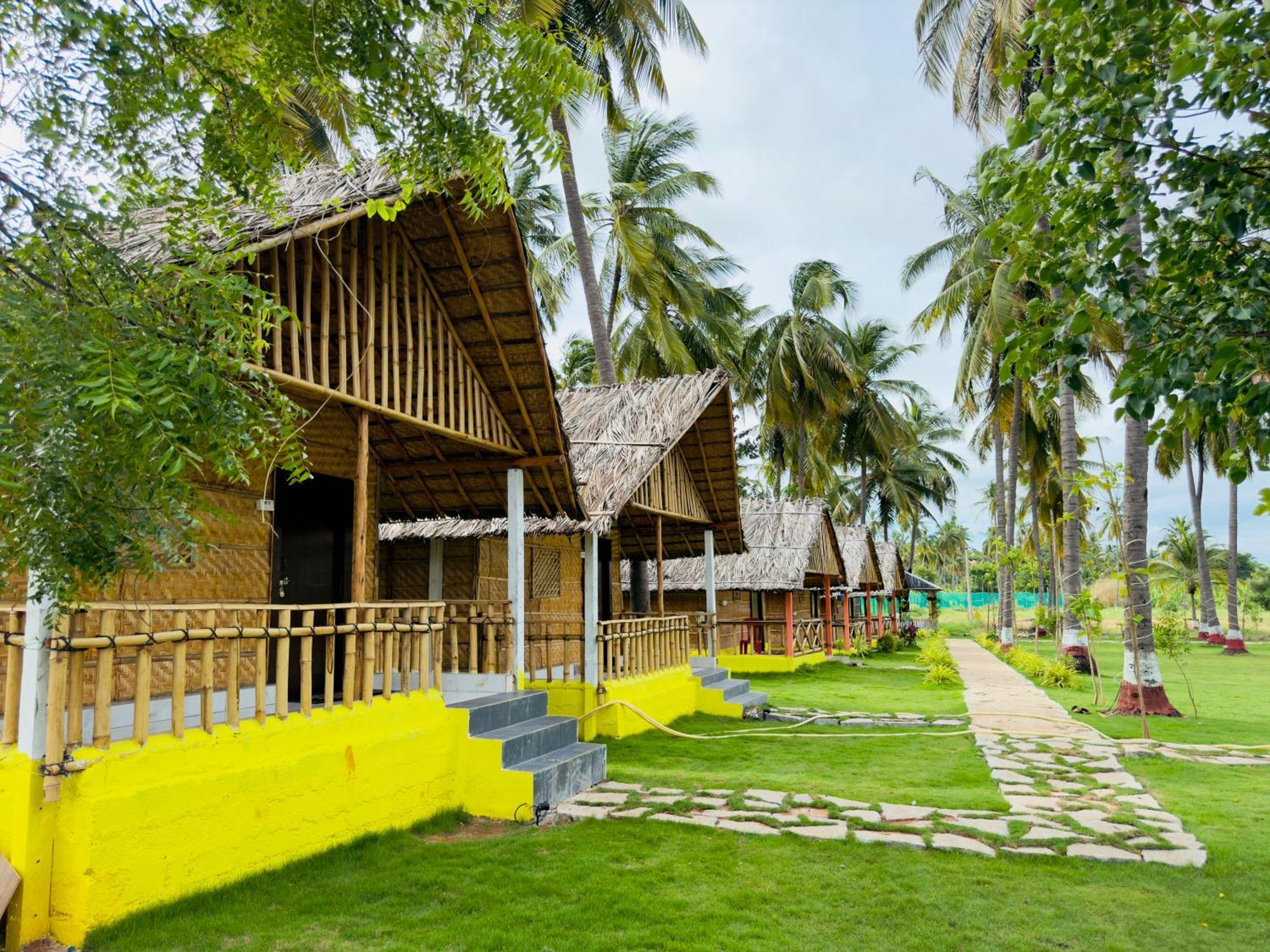 Tamarind Tree Way Side Amenities Otel Hospet Dış mekan fotoğraf