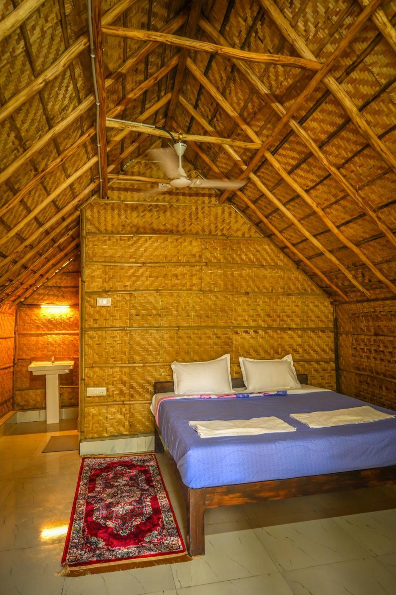 Tamarind Tree Way Side Amenities Otel Hospet Dış mekan fotoğraf