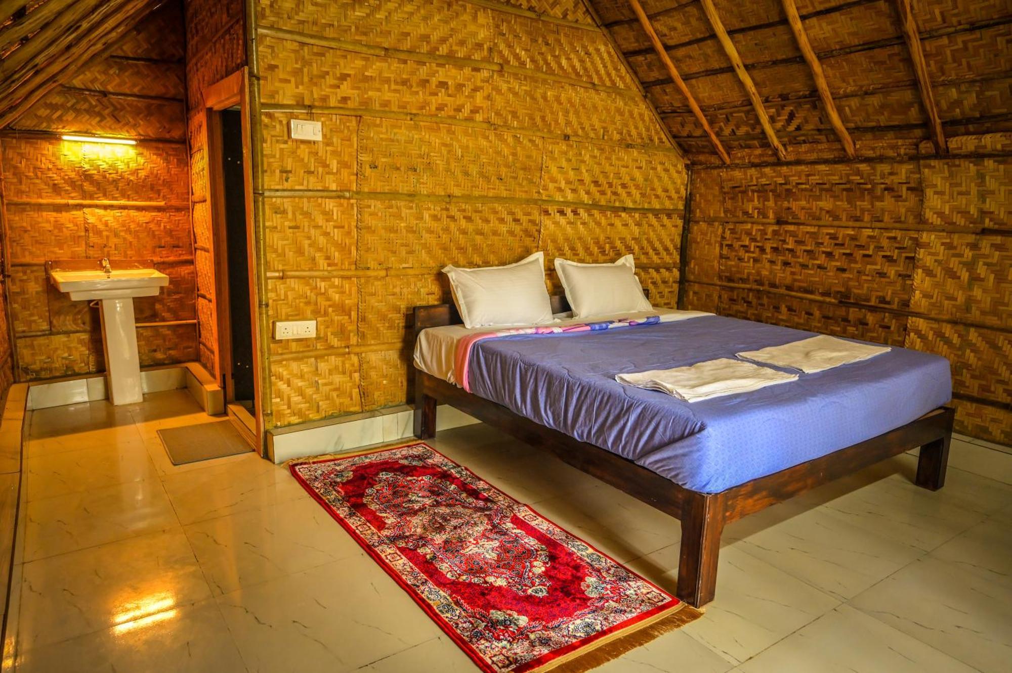 Tamarind Tree Way Side Amenities Otel Hospet Dış mekan fotoğraf